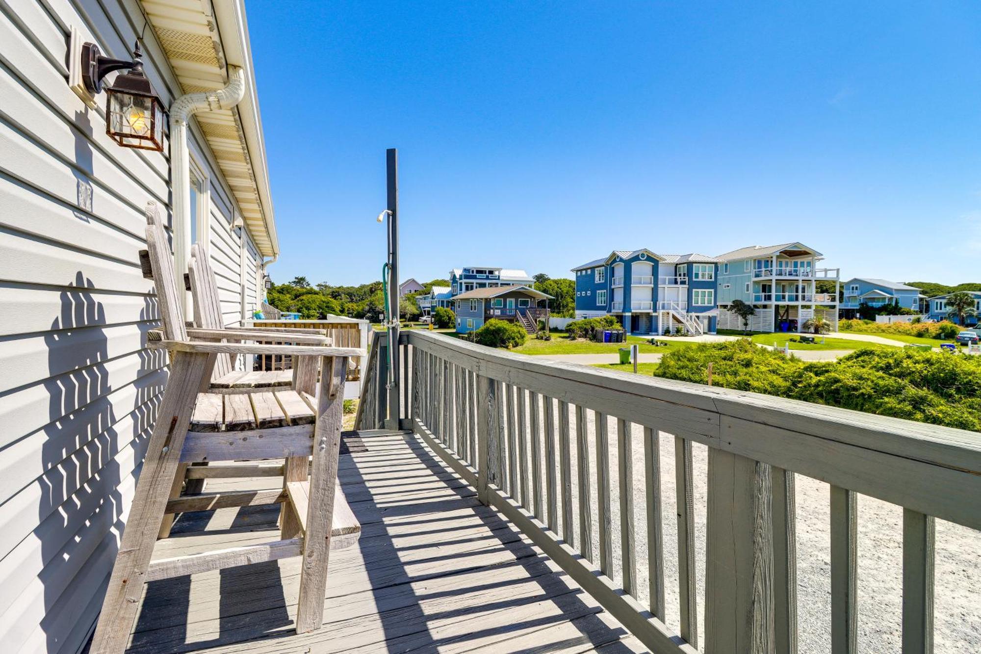 Oak Island Condo With Ocean View Steps To Beach! Exterior photo